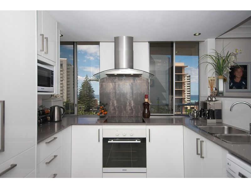 18/220 Surf Parade, Broadbeach QLD 4218