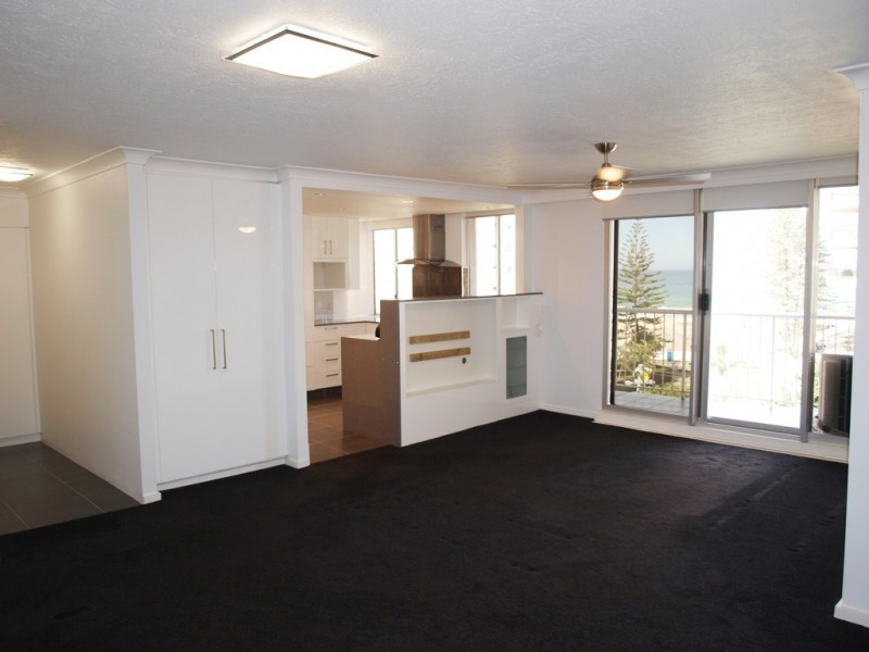 18/220 Surf Parade, Broadbeach QLD 4218