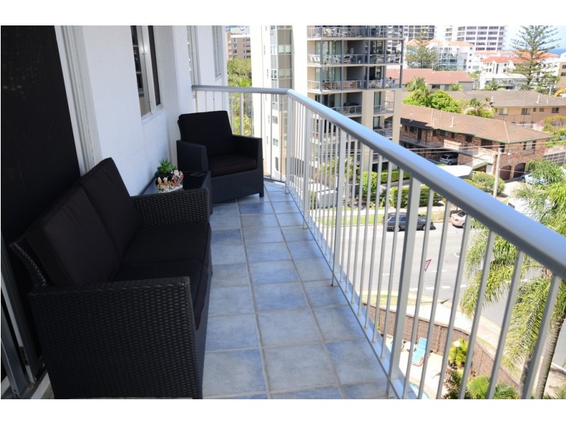 18/220 Surf Parade, Broadbeach QLD 4218