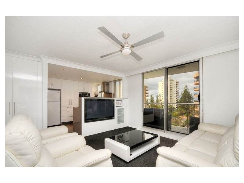 18/220 Surf Parade, Broadbeach QLD 4218