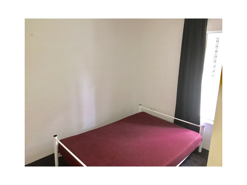 1/19 Sunset Blvd, Surfers Paradise QLD 4217