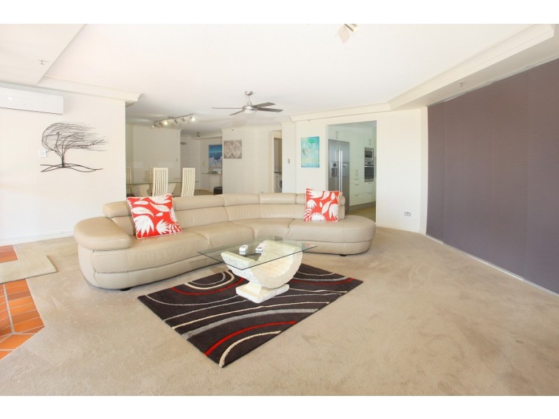 101 ‘Victoria Square’ 15 Victoria Avenue, Broadbeach QLD 4218