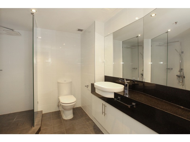 101 ‘Victoria Square’ 15 Victoria Avenue, Broadbeach QLD 4218