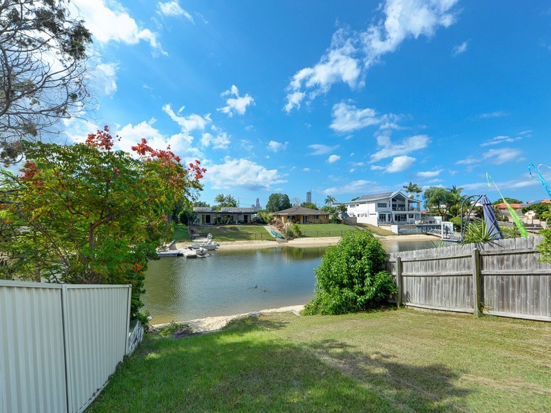 39 Kalimna Drive, Broadbeach Waters QLD 4218