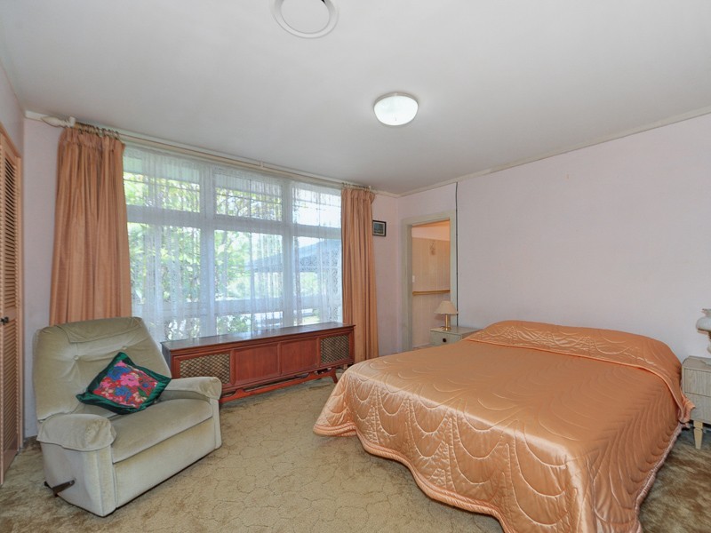 39 Kalimna Drive, Broadbeach Waters QLD 4218