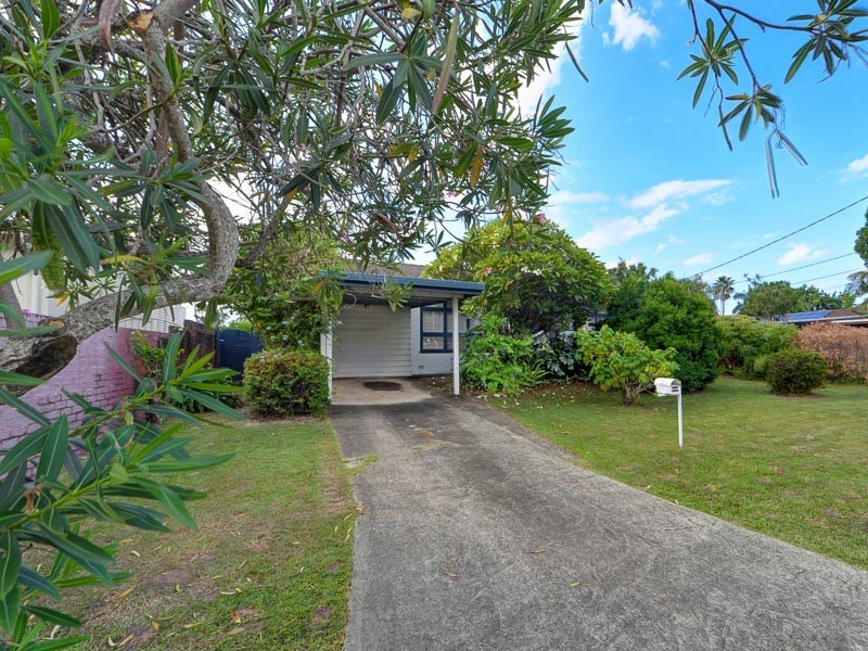 39 Kalimna Drive, Broadbeach Waters QLD 4218