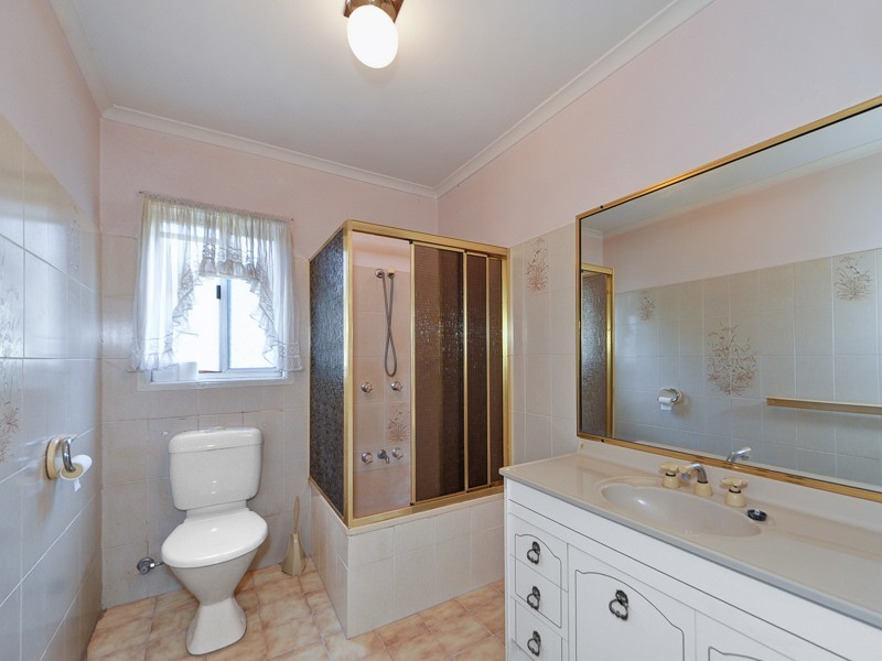 39 Kalimna Drive, Broadbeach Waters QLD 4218