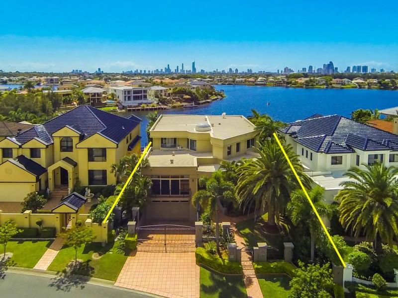 73 Bollard Circuit, Clear Island Waters QLD 4226