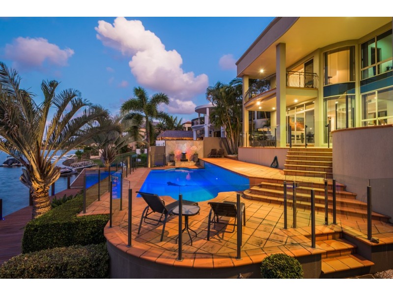 73 Bollard Circuit, Clear Island Waters QLD 4226