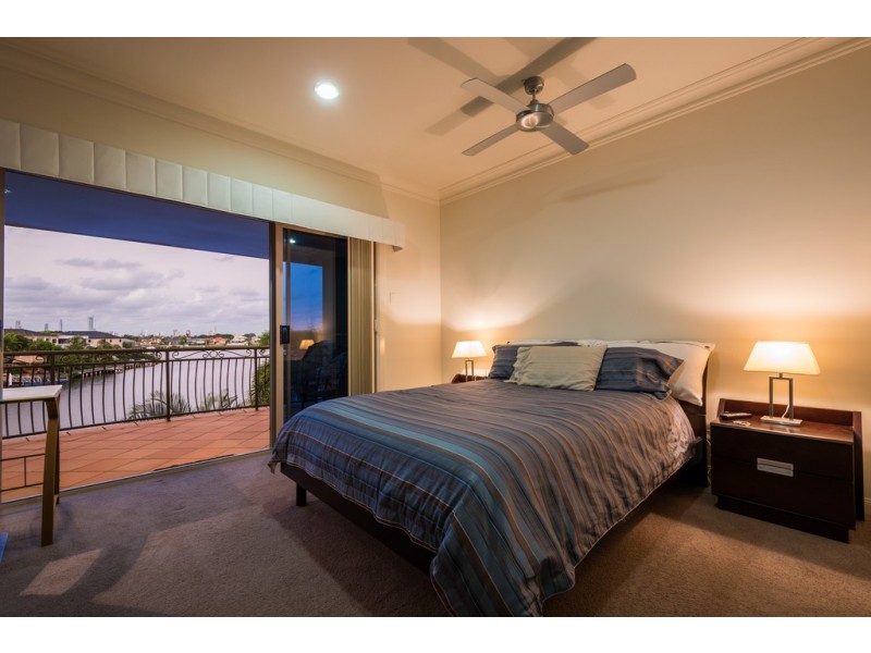 73 Bollard Circuit, Clear Island Waters QLD 4226
