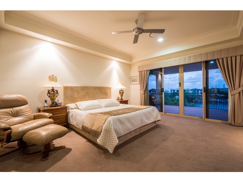 73 Bollard Circuit, Clear Island Waters QLD 4226