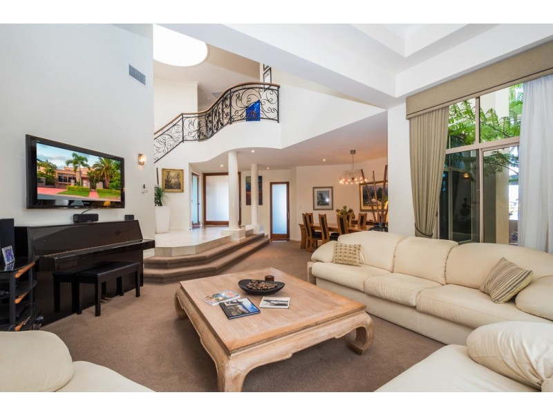 73 Bollard Circuit, Clear Island Waters QLD 4226