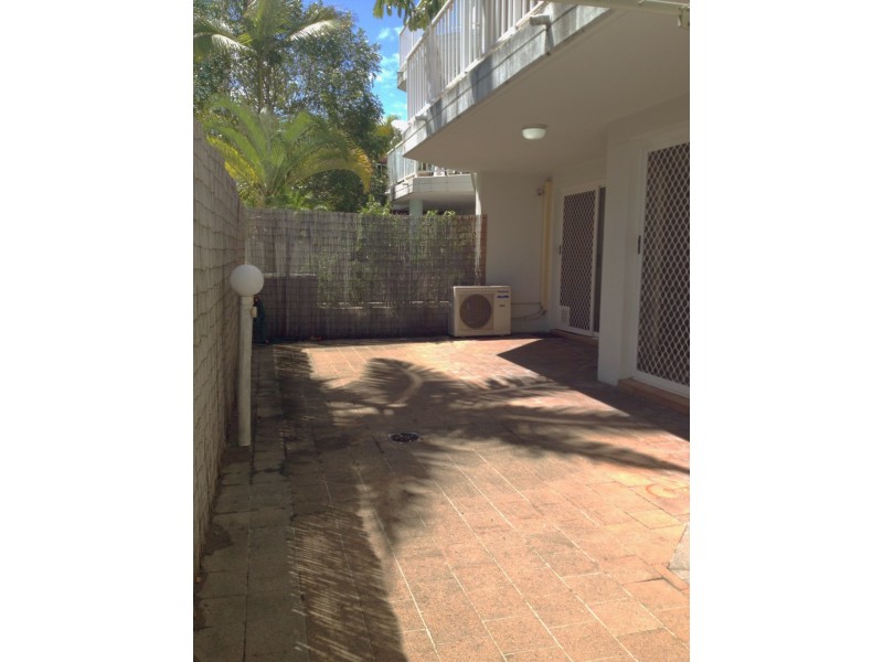 2/10 Jubilee Ave, Broadbeach QLD 4218