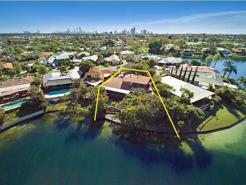 19 Long Island Court, Mermaid Waters QLD 4218
