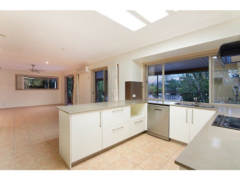 19 Long Island Court, Mermaid Waters QLD 4218