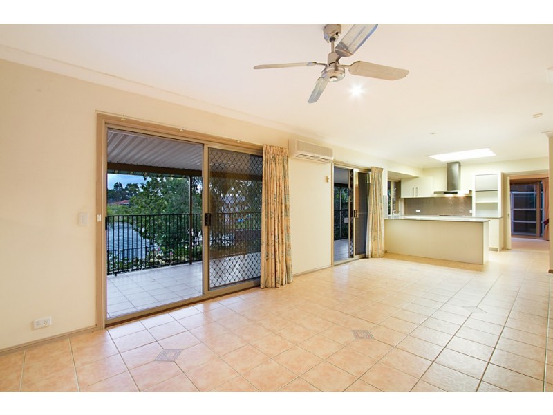 19 Long Island Court, Mermaid Waters QLD 4218