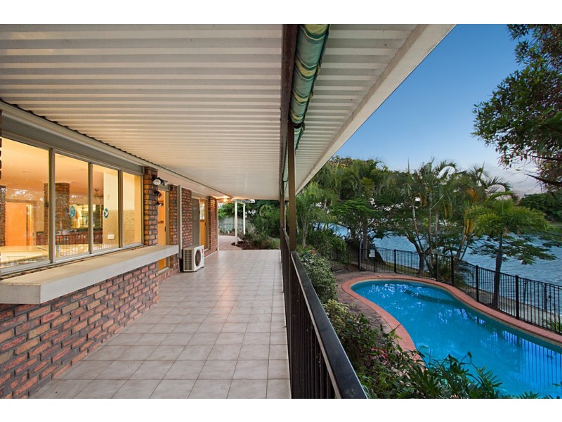 19 Long Island Court, Mermaid Waters QLD 4218