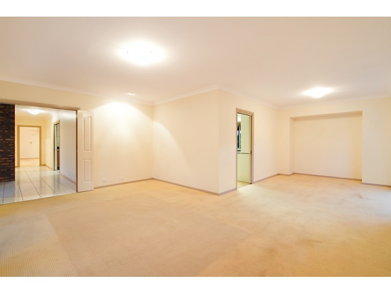 19 Long Island Court, Mermaid Waters QLD 4218