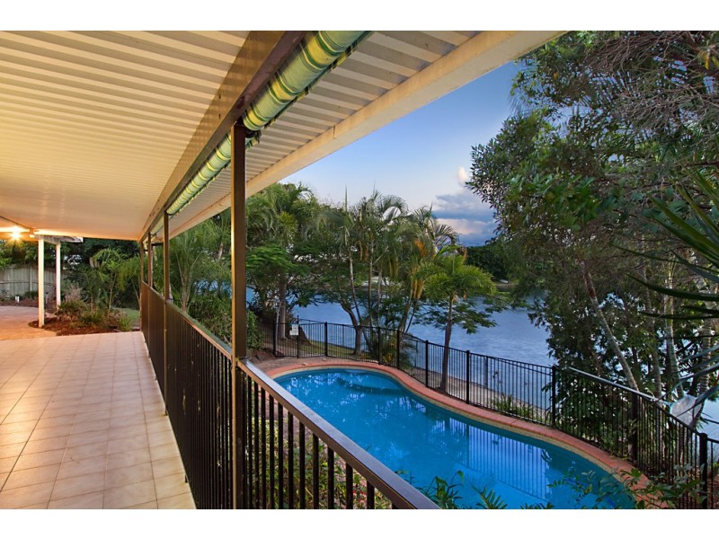 19 Long Island Court, Mermaid Waters QLD 4218