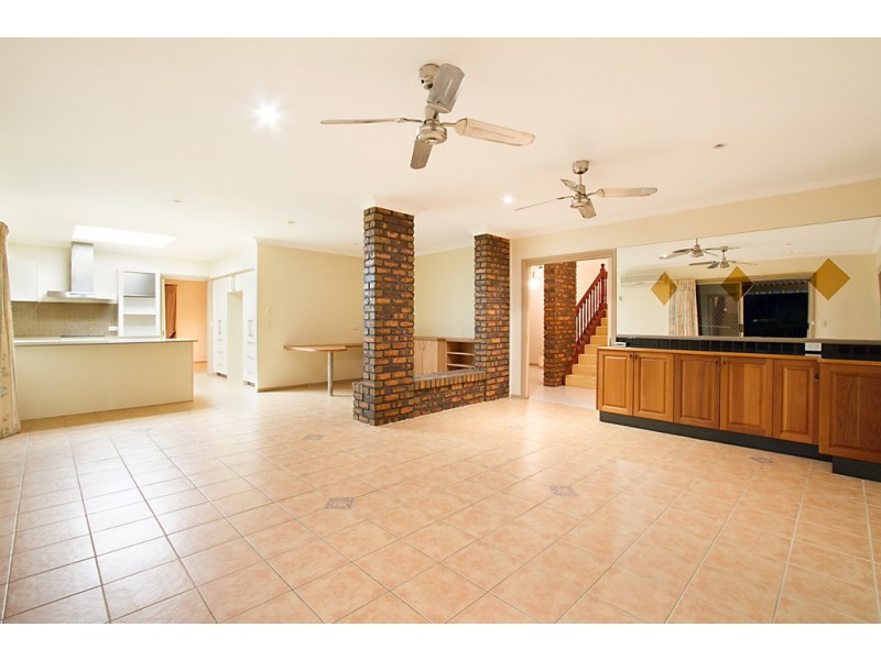 19 Long Island Court, Mermaid Waters QLD 4218