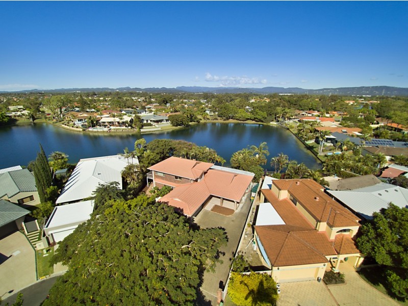 19 Long Island Court, Mermaid Waters QLD 4218