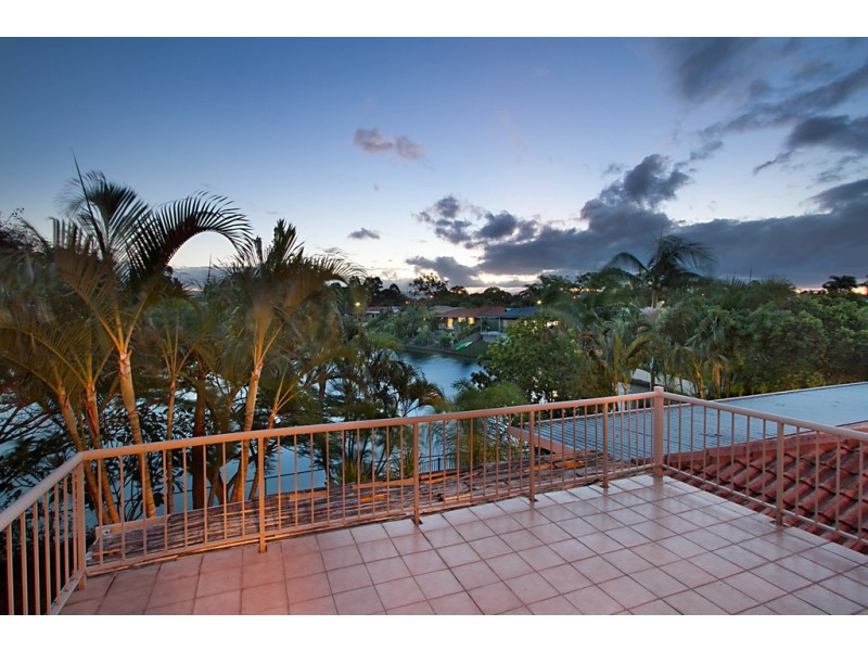 19 Long Island Court, Mermaid Waters QLD 4218