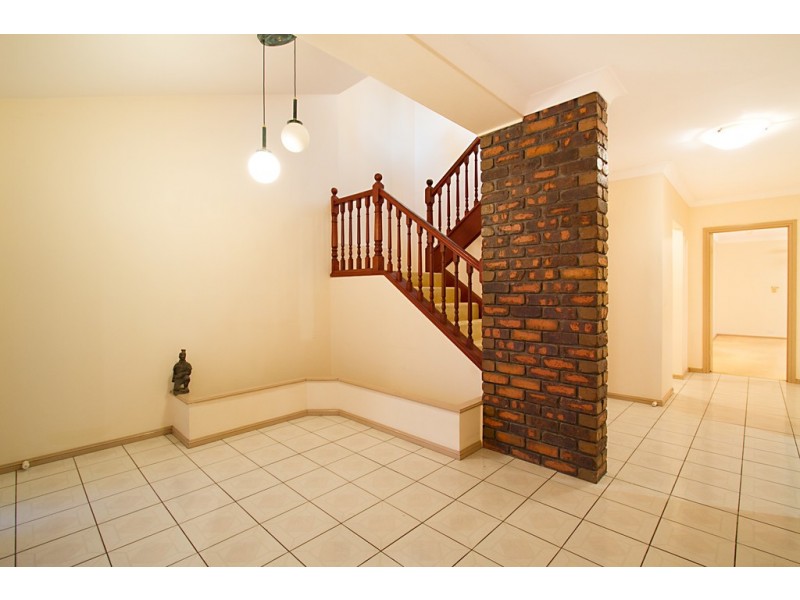 19 Long Island Court, Mermaid Waters QLD 4218