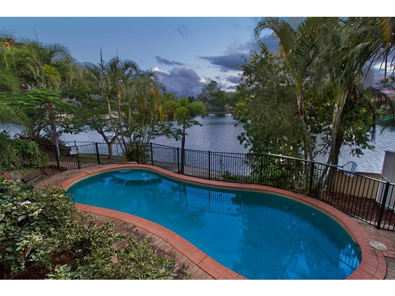 19 Long Island Court, Mermaid Waters QLD 4218