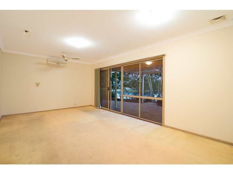 19 Long Island Court, Mermaid Waters QLD 4218