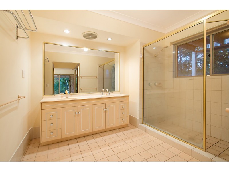 19 Long Island Court, Mermaid Waters QLD 4218