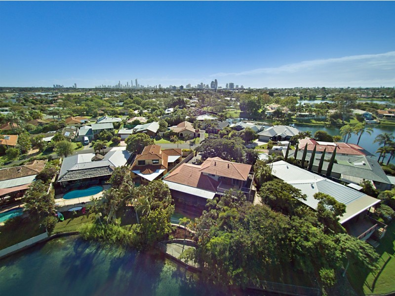 19 Long Island Court, Mermaid Waters QLD 4218