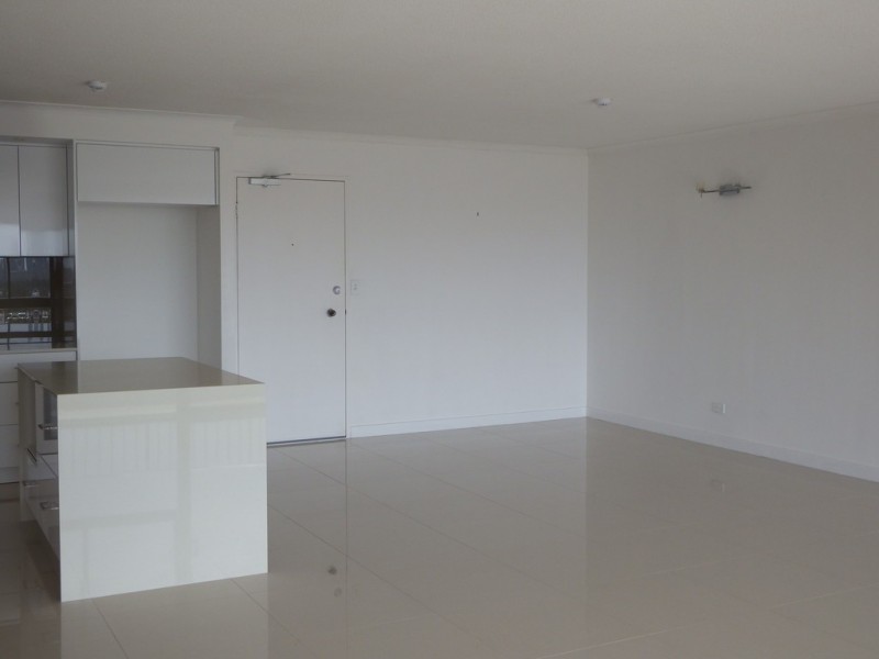 47/54 Hooker Blvd “Pacific Keys”, Mermaid Waters QLD 4218