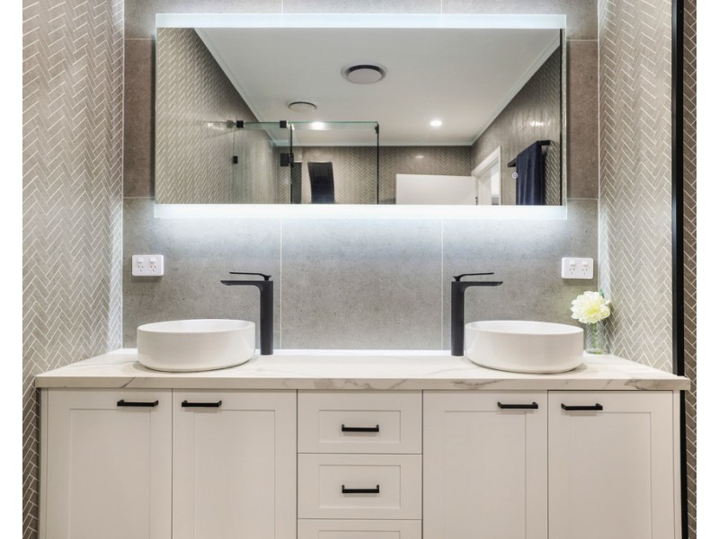 10/27 Armrick Avenue ‘Armrick Lodge’, Broadbeach QLD 4218