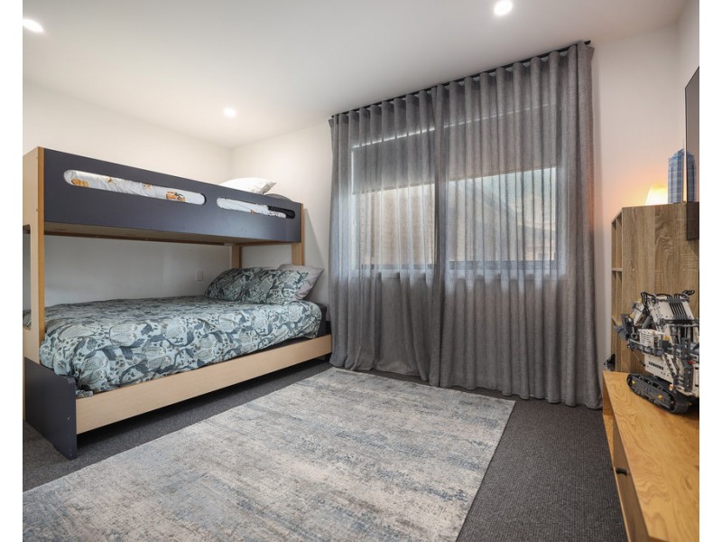 10/27 Armrick Avenue ‘Armrick Lodge’, Broadbeach QLD 4218