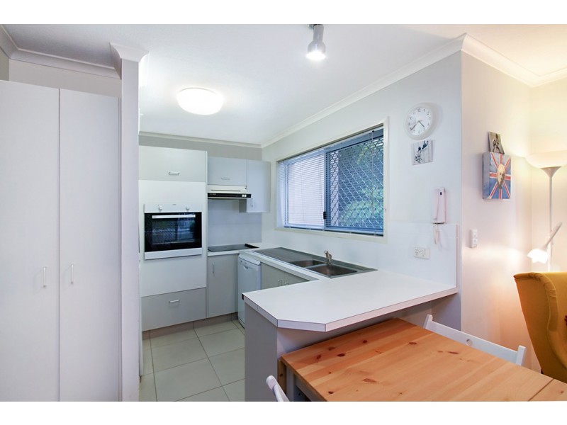 2 ‘St George Villas’ 44 Britannia Avenue, Broadbeach QLD 4218