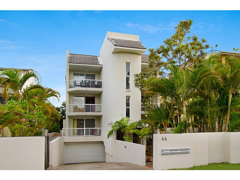 2 ‘St George Villas’ 44 Britannia Avenue, Broadbeach QLD 4218