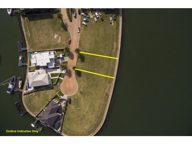68 Knightsbridge Parade East, Sovereign Islands QLD 4216