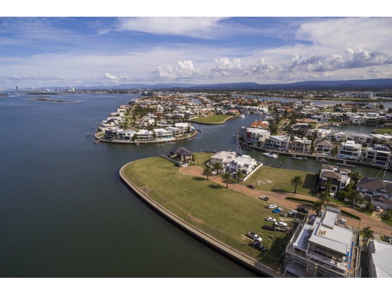 68 Knightsbridge Parade East, Sovereign Islands QLD 4216