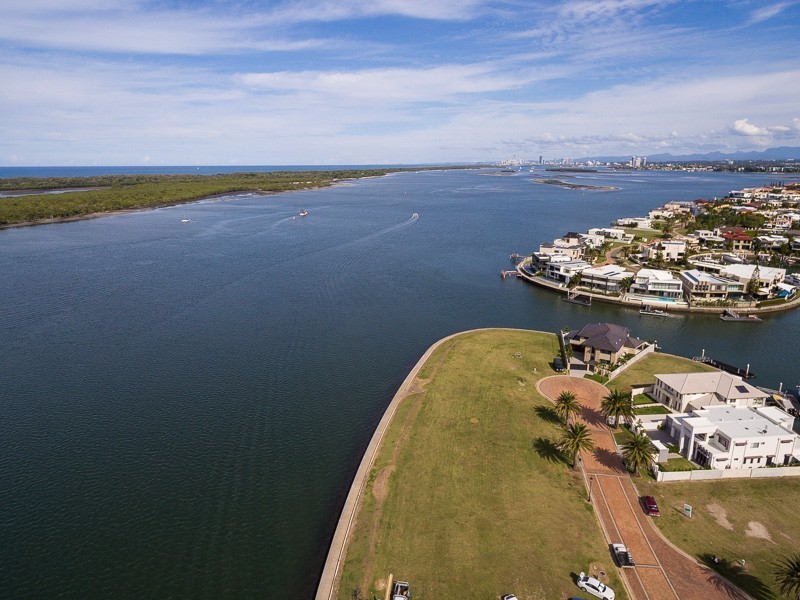 68 Knightsbridge Parade East, Sovereign Islands QLD 4216