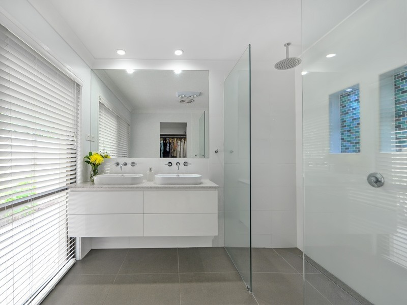 120 Upton Street, Bundall QLD 4217