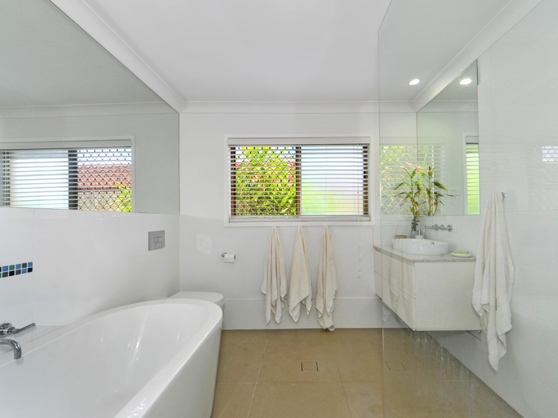 120 Upton Street, Bundall QLD 4217