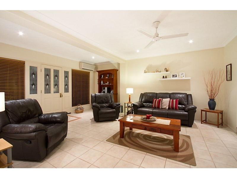 29 Ilkinia Avenue, Broadbeach Waters QLD 4218