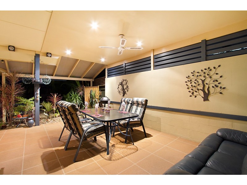 29 Ilkinia Avenue, Broadbeach Waters QLD 4218