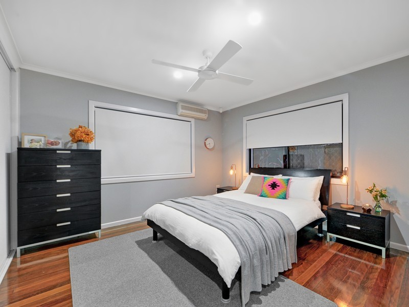 8 Coogeen Street, Sorrento QLD 4217