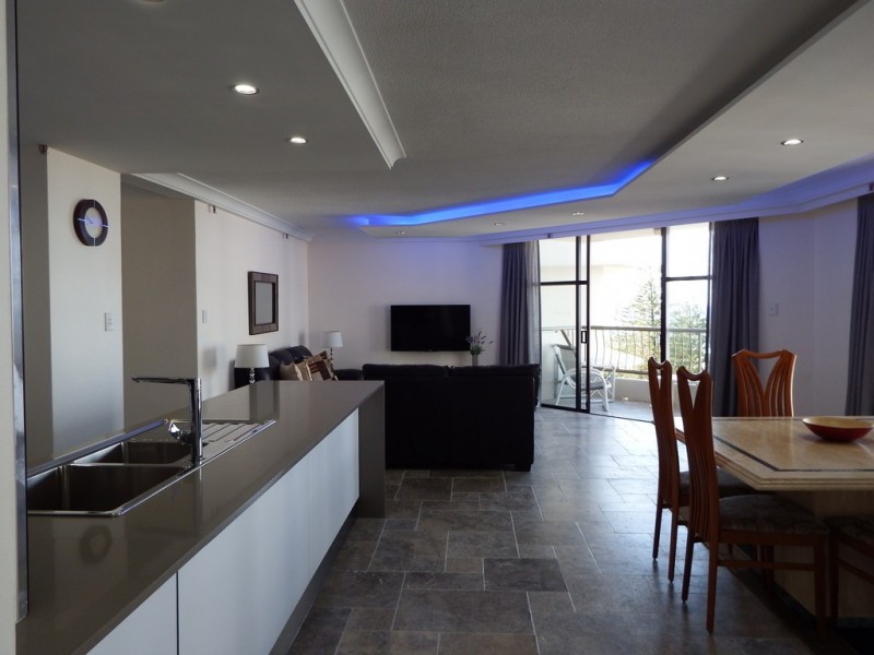 7E/1 Albert Ave”Beach Haven”, Broadbeach QLD 4218