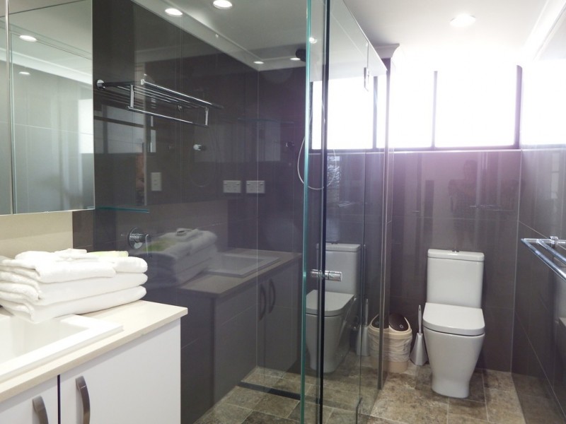 7E/1 Albert Ave”Beach Haven”, Broadbeach QLD 4218