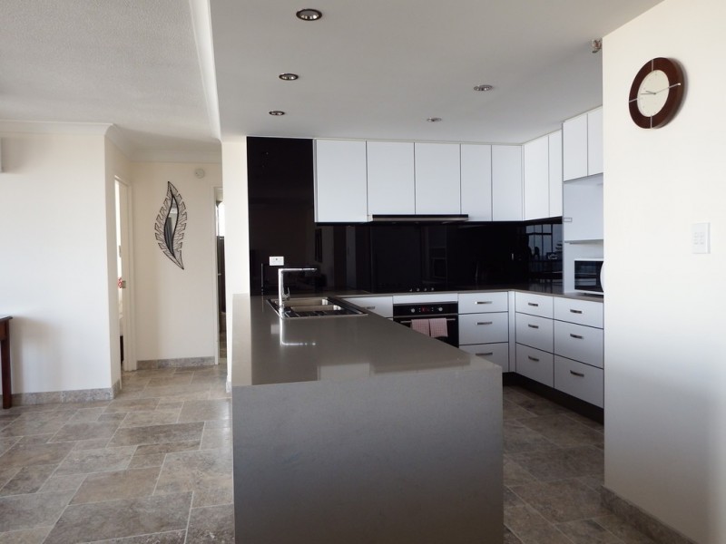7E/1 Albert Ave”Beach Haven”, Broadbeach QLD 4218