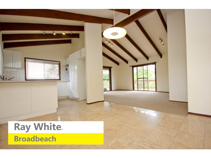 31 Wallabah Drive, Ashmore QLD 4214