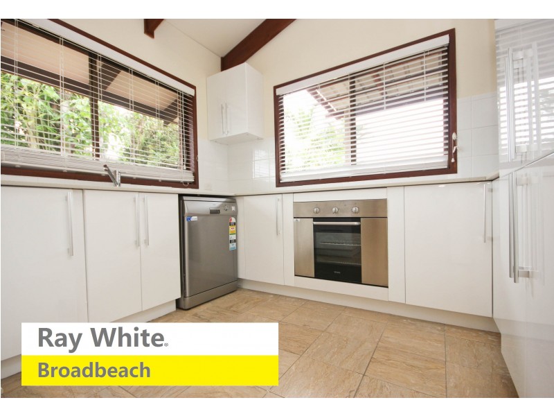 31 Wallabah Drive, Ashmore QLD 4214