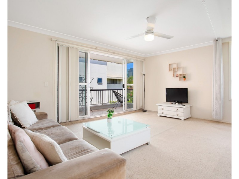 3/17 Second Avenue ‘Elouera Place’, Broadbeach QLD 4218